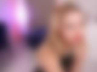 CandyRushhh's Live Sex Cam Show