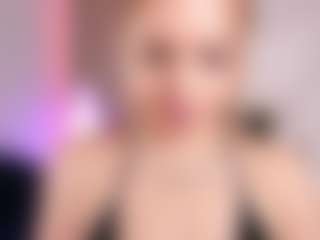 CandyRushhh's Live Sex Cam Show