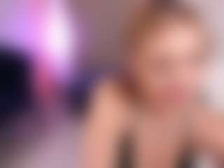 CandyRushhh's Live Sex Cam Show