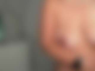 Live cam show with CandyRushhh - Fingers on Big Tits