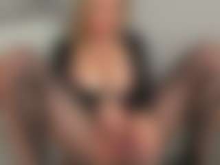 CandyRushhh's Live Sex Cam Show