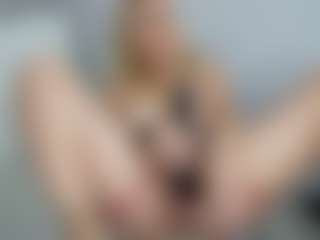 CandyRushhh's Live Sex Cam Show