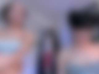Live cam show with Eastern-latinas - Flashing on Camsoda