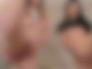 Live cam show with Eastern-latinas - Flashing on Fling VIP Chat