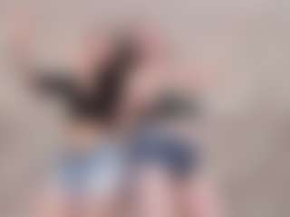 Eastern-latinas's Live Sex Cam Show