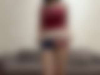 Live cam show with EmiliaGiottonini - Brown Hair Petite on Camsoda