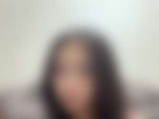 Live cam show with EmiliaGiottonini - Skinny on Camsoda