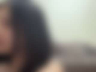 Live cam show with EmiliaGiottonini - New Young Adult on Camming Site