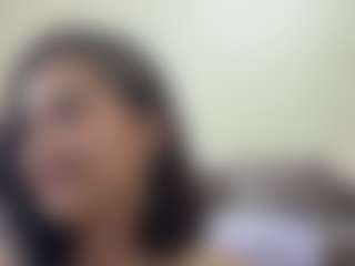 Live cam show with EmiliaGiottonini - Brown Eyes Brown Hair on Camsoda