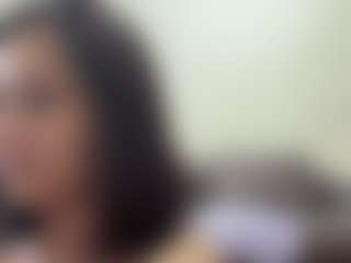 Live cam show with EmiliaGiottonini - Brown Eyes Brown Hair on Camsoda