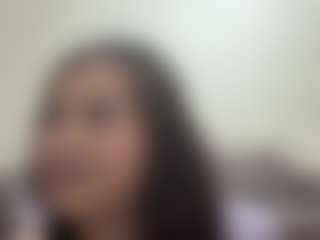 Live cam show with EmiliaGiottonini - Teen (18+) on Camsoda