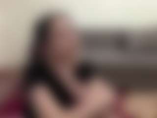 Live cam show with EmiliaGiottonini - Petite Young Adult on xxxlivecams.org