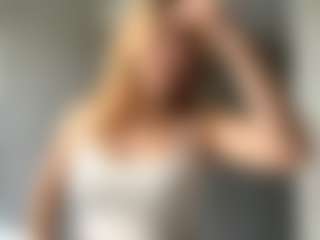 MarikoCurle's Live Sex Cam Show