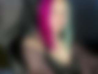 Live cam show with Neon-Baddie - Nipple Piercings on xDating