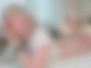 Live cam show with Nicole-amour - Facial Piercings on StripNow