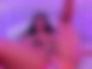 Live cam show with Alaiah-Lopez - Sexy on CamClone