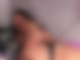 Live cam show with Ashley-Owenns - Average on CamwithHer