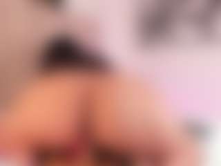 Live cam show with Ashley-Owenns - Average on Camsoda