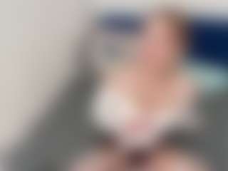 Live cam show with AvaNova - Green Eyes on CamwithHer