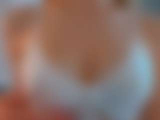 cuteloat's Live Sex Cam Show