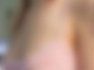 cuteloat's Live Sex Cam Show