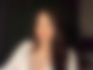 Live cam show with Alice - New Brown Eyes on Camsoda