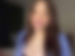 Live cam show with Alice - Brown Eyes on Camsoda