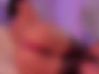 Live cam show with Mena-Rossi - Petite on friskycurves.com