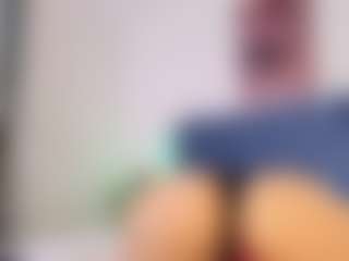 MiaValencia's Live Sex Cam Show