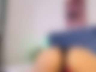 MiaValencia's Live Sex Cam Show