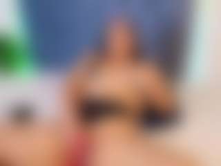 MiaValencia's Live Sex Cam Show