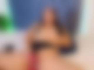 MiaValencia's Live Sex Cam Show