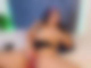MiaValencia's Live Sex Cam Show