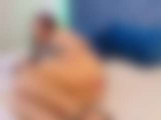 MiaValencia's Live Sex Cam Show