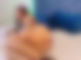 MiaValencia's Live Sex Cam Show