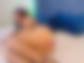 MiaValencia's Live Sex Cam Show
