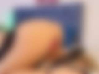 MiaValencia's Live Sex Cam Show
