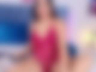 MiaValencia's Live Sex Cam Show