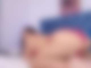 MiaValencia's Live Sex Cam Show