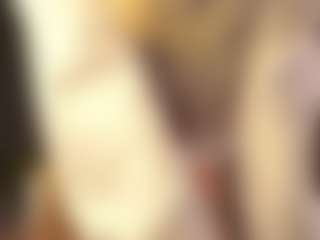 Live cam show with RegeniaPellecchia - New Teen (18+) on Uber Horny