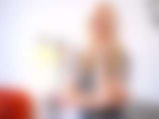 Live cam show with RegeniaPellecchia - Blonde Hair College on Camversity