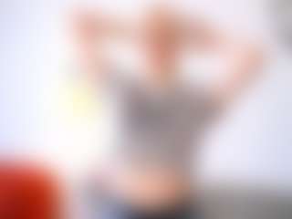 Live cam show with RegeniaPellecchia - Moaning on boobsie.com