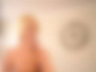 Live cam show with RegeniaPellecchia - Camel Toe on Livezox