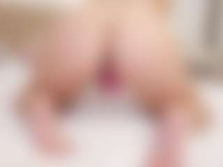 Live cam show with LilyMinx - Brown Eyes Brown Hair on xfollow cams