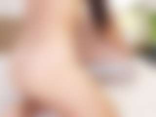 Live cam show with LilyMinx - Brown Hair Petite on sexylivex.com