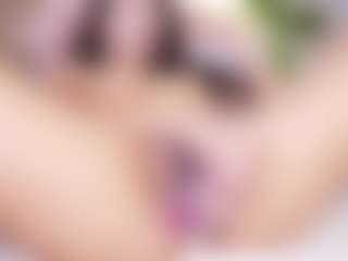 Live cam show with LilyMinx - Brown Eyes Brown Hair on Camsoda