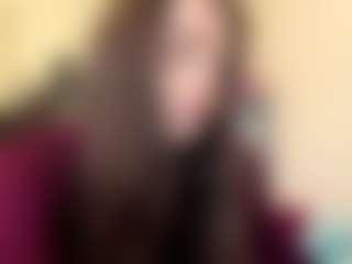 Live cam show with Melissa - Brown Eyes Brown Hair on Camsoda