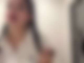 Izabel MILF webcam performer live streaming