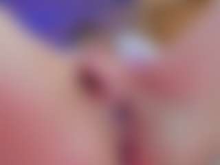 Live cam show with KiimTyler - Strip on TeamSkeetLive