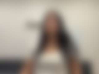 Live cam show with Emily - Skinny on livesuperchat.net